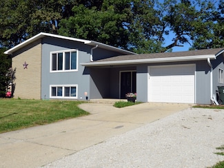 54 Fernwood Rd, Montgomery, IL 60538