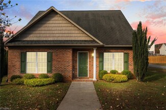 5810 Brakenwood Ln, Pfafftown, NC 27040