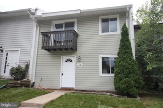 118 N Cottage Rd, Sterling, VA 20164