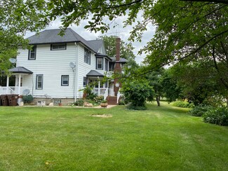 416 N West St, Peotone, IL 60468