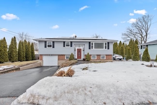 30 Hamlet St, Lawrence, MA 01843