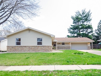 2108 Lynwood Dr, Champaign, IL 61821