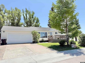 309 Lower Sunset Dr, Kemmerer, WY 83101