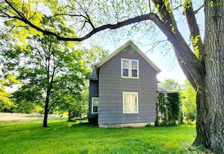227 N Edwin St, Hartford, MI 49057