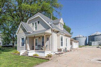 107 Elm St, Tabor, IA 51653