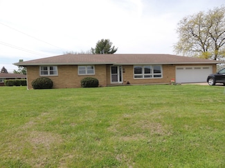 351 Highland Dr, East Dubuque, IL 61025