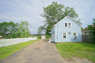13 Lindsay Ct, Laconia, NH 03246