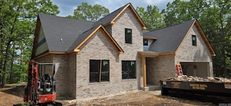 55 Sencillo St, Greers Ferry, AR 72067
