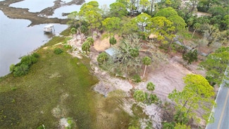 16951 SW 133rd St, Cedar Key, FL 32625