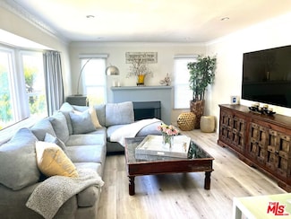1940 Livonia Ave, Los Angeles, CA 90034