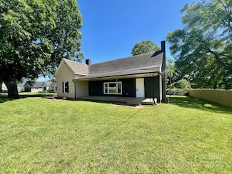 614 E Main Ave, Taylorsville, NC 28681