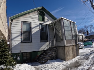 22 Orr St, Troy, NY 12180