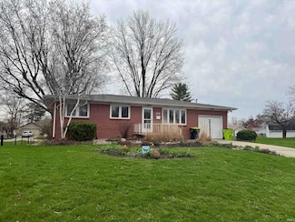 77 Orchard Ln, Huntington, IN 46750
