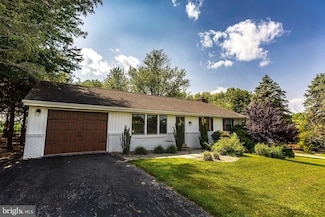 1208 May Post Office Rd, Quarryville, PA 17566