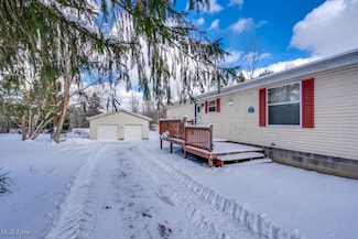 10860 Bloom Rd, Garrettsville, OH 44231