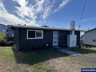 1906 NE 69th St, Lincoln City, OR 97367