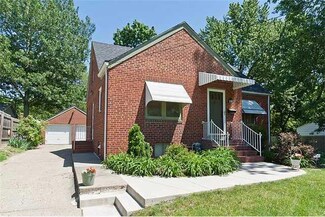 1041 65th St, Windsor Heights, IA 50324