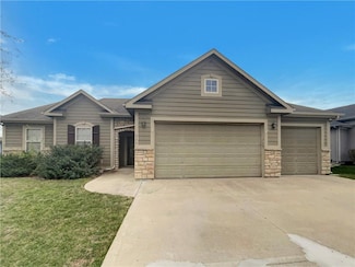 927 NW Scenic Dr, Grain Valley, MO 64029
