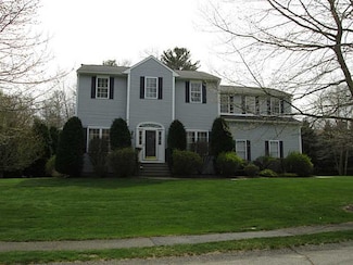 104 Orchard Woods Dr, Saunderstown, RI 02874