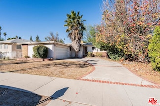 19649 Friar St, Tarzana, CA 91335