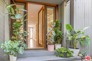 855 S Bundy Dr, Los Angeles, CA 90049