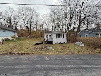 49 E Shore Trail, Stockholm, NJ 07460