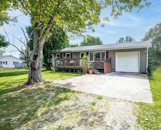 5832 W Elkton Gifford Rd, Somerville, OH 45064