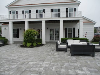 24 Bayard Dr, East Islip, NY 11730