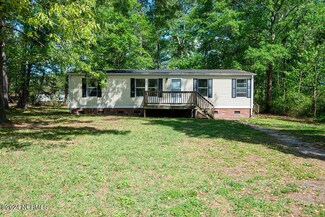 529 Greenwood Rd, Richlands, NC 28574