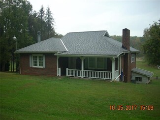 20 Elizabeth Dr, Smithfield, PA 15478