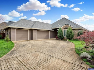 2474 Meridian Dr, Woodburn, OR 97071