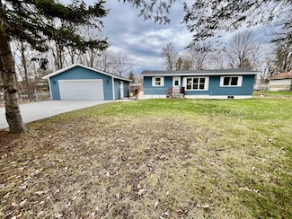 445 NE 2nd Ave, Cohasset, MN 55721