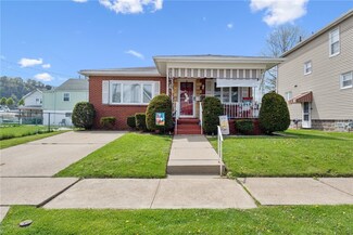 185 Center St, Springdale, PA 15144