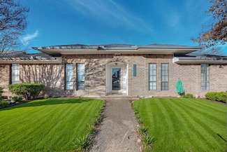 6221 Acapulco Dr, Rowlett, TX 75089