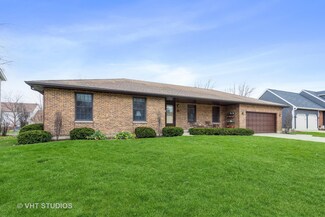 1343 Janet St, Sycamore, IL 60178