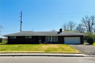 621 Kenbrook Dr, Vandalia, OH 45377