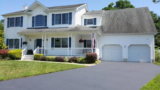 8 Maria Ln, Howell, NJ 07731