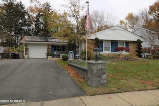 13 Ivy Hill Dr, Matawan, NJ 07747