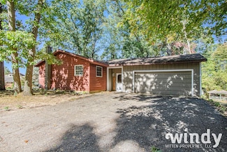 51392 Pine St, Dowagiac, MI 49047