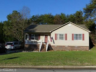 3907 Waldon Ct, High Point, NC 27265
