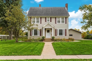 704 E Washington St, Knoxville, IA 50138