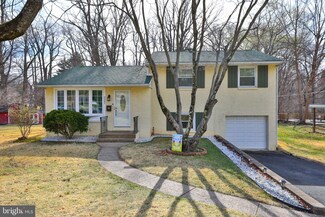 2047 Shadybrook Ln, Feasterville Trevose, PA 19053