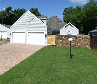 1024 S Woodcrest Dr, Stillwater, OK 74074