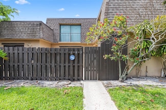 203 Waterview Dr Unit 902, Lake Worth, FL 33461
