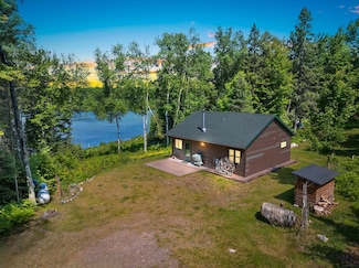720 Moonlight Ln, Armstrong Creek, WI 54103