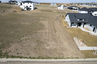 2010 Antler Ave, Bismarck, ND 58503
