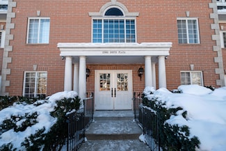 12980 W Bluemound Rd Unit 308, Elm Grove, WI 53122