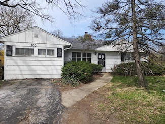 300 Oakwood St, Park Forest, IL 60466