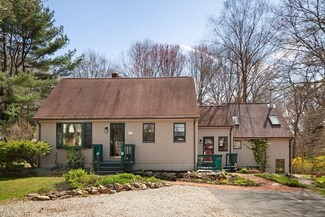 271 Hancock St, Tiverton, RI 02878