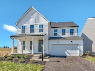 208 Scotsgrove Dr, Pataskala, OH 43062